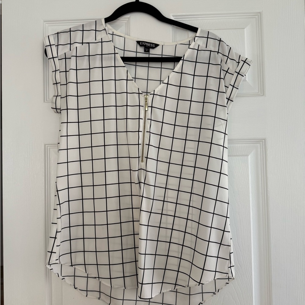 Express short sleeve blouse size small